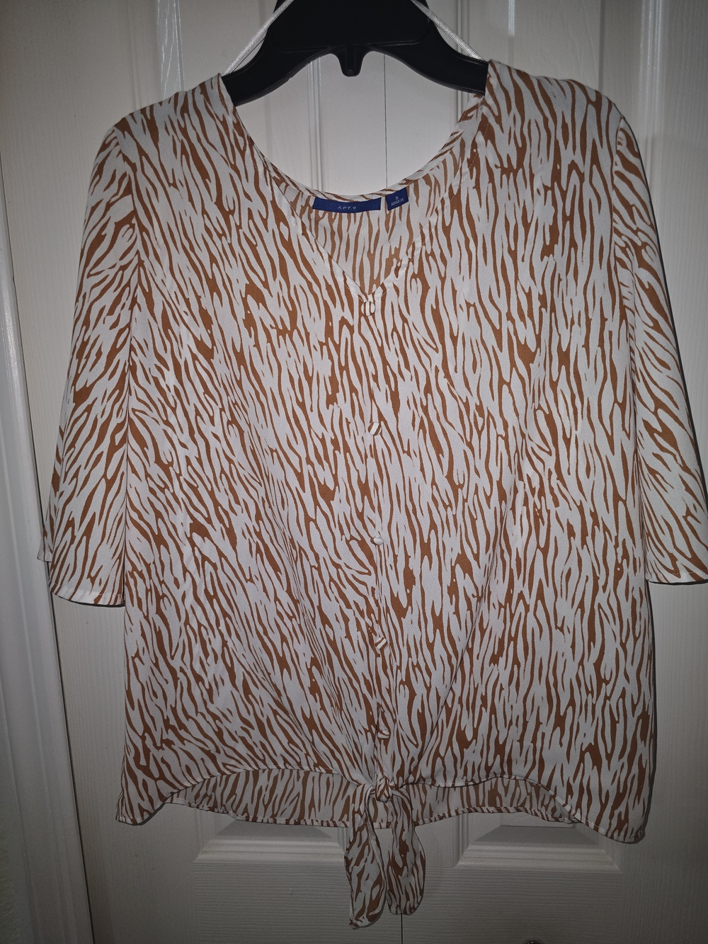 Apt. 9 White and Brown Animal-Print Short Sleeve Tie-Hem Blouse